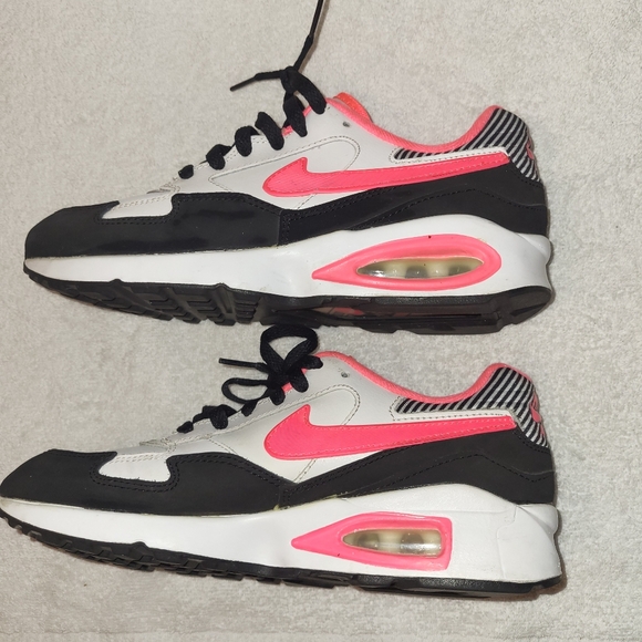 Nike Air Max ST Size 6.5Y 653819-101 White Black Hyper Pink Running Shoes - Picture 2 of 10